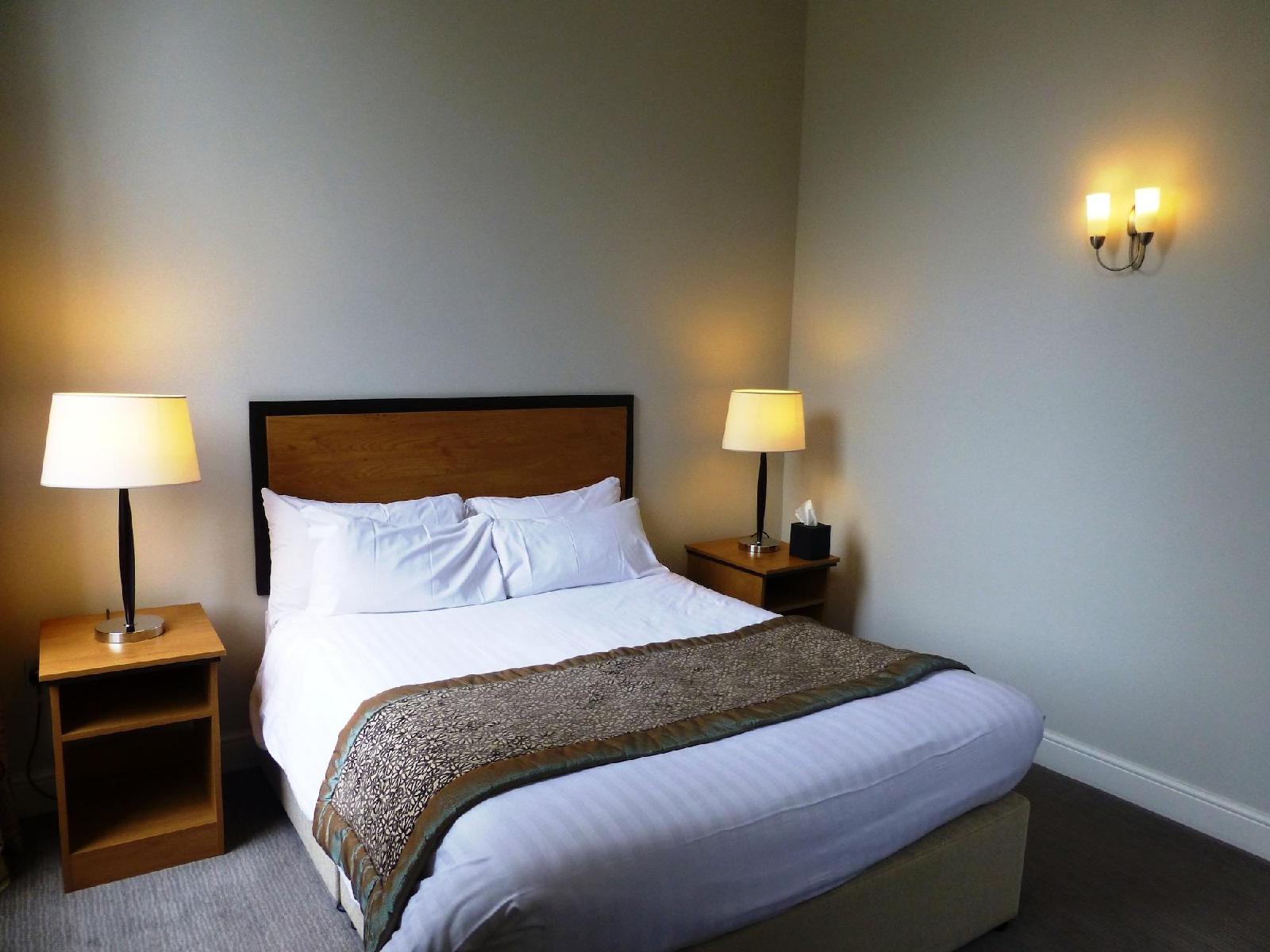 Riverside House Hotel