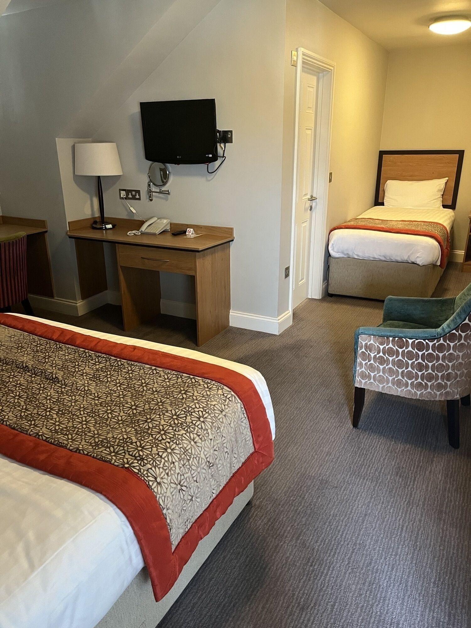 Riverside House Hotel
