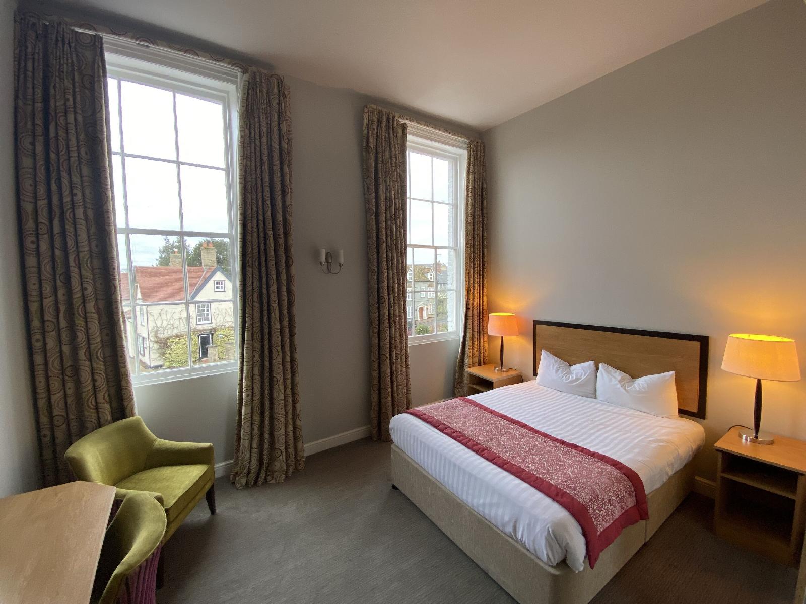 Riverside House Hotel
