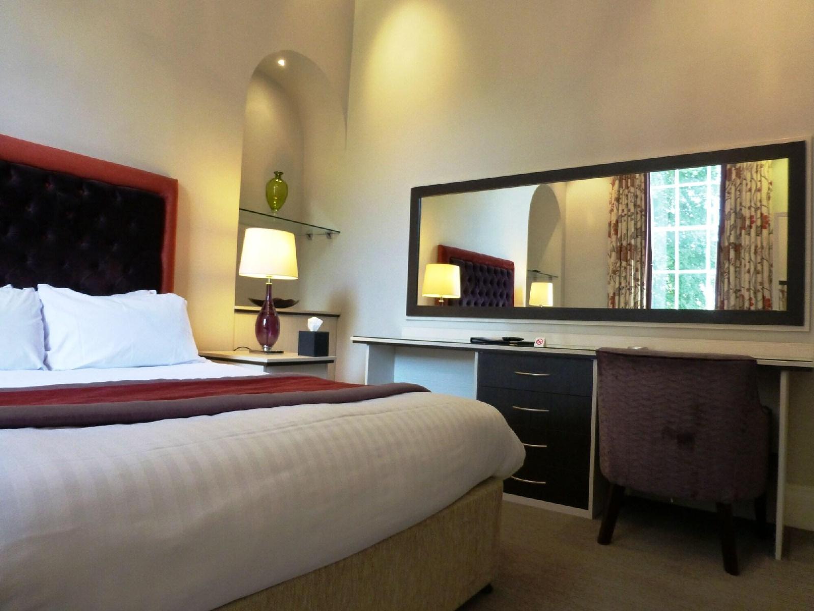Riverside House Hotel
