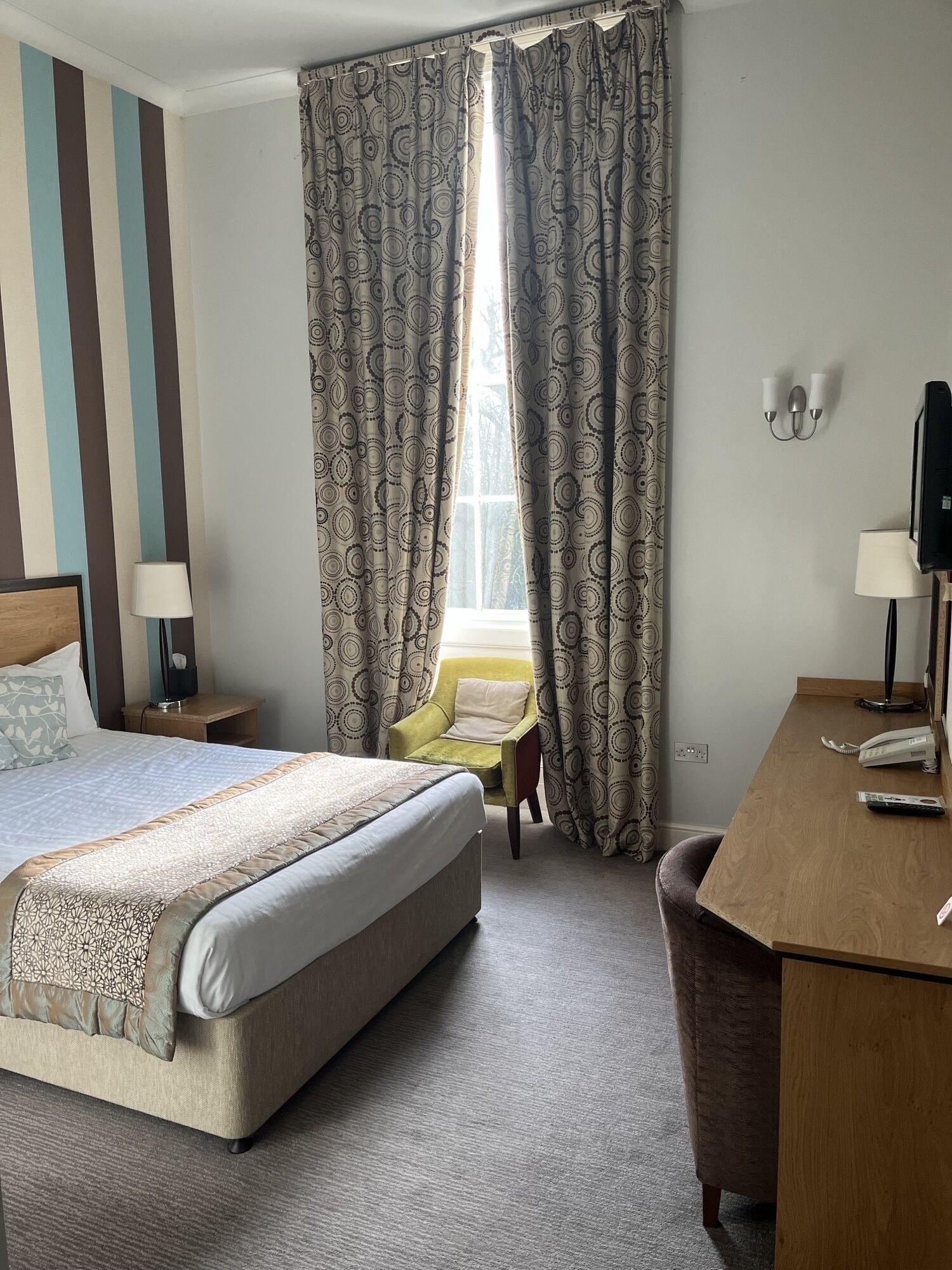 Riverside House Hotel