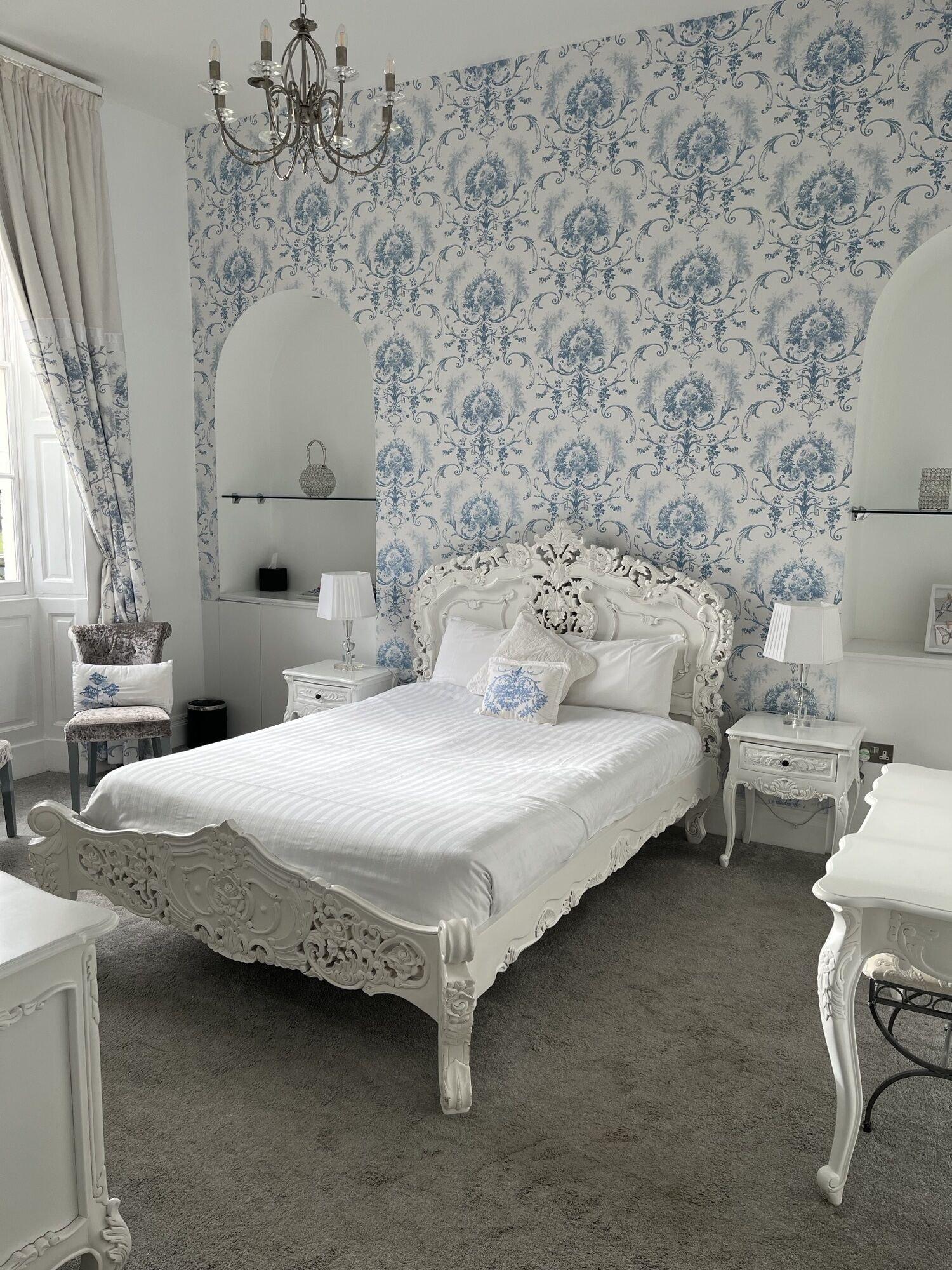 Riverside House Hotel