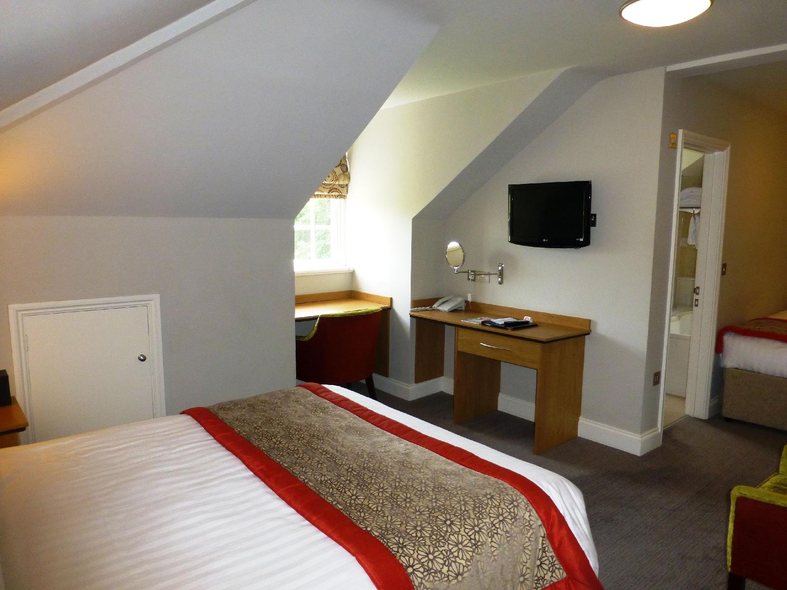 Riverside House Hotel