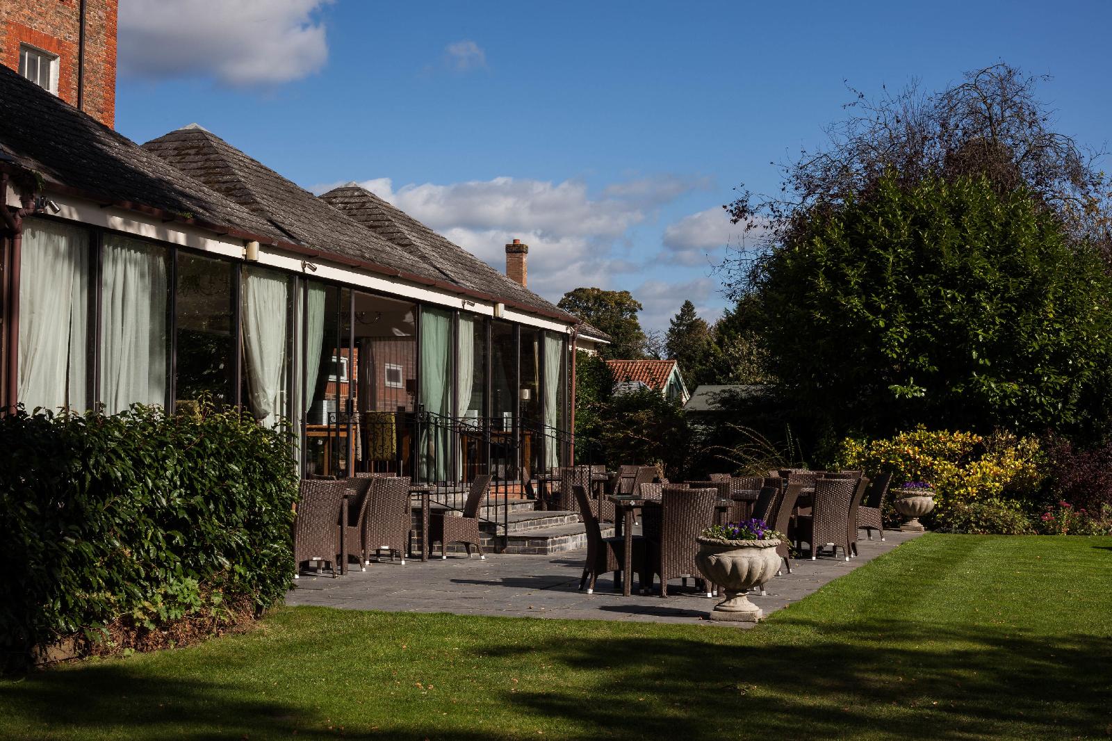 Riverside House Hotel
