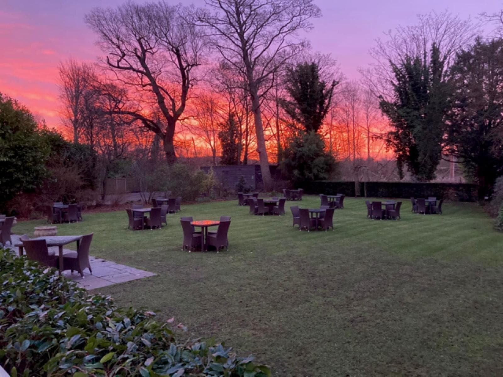 Riverside House Hotel