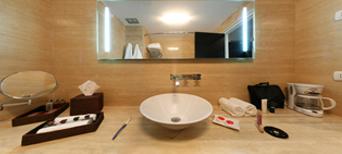 Trinitarias Suites