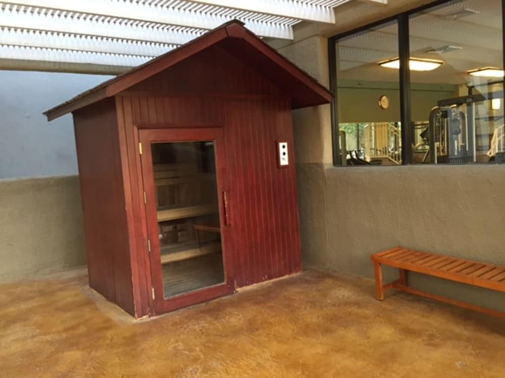 Jockey Resort Suites Center Strip