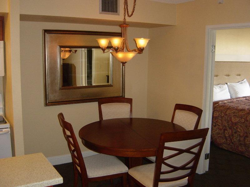Jockey Resort Suites Center Strip