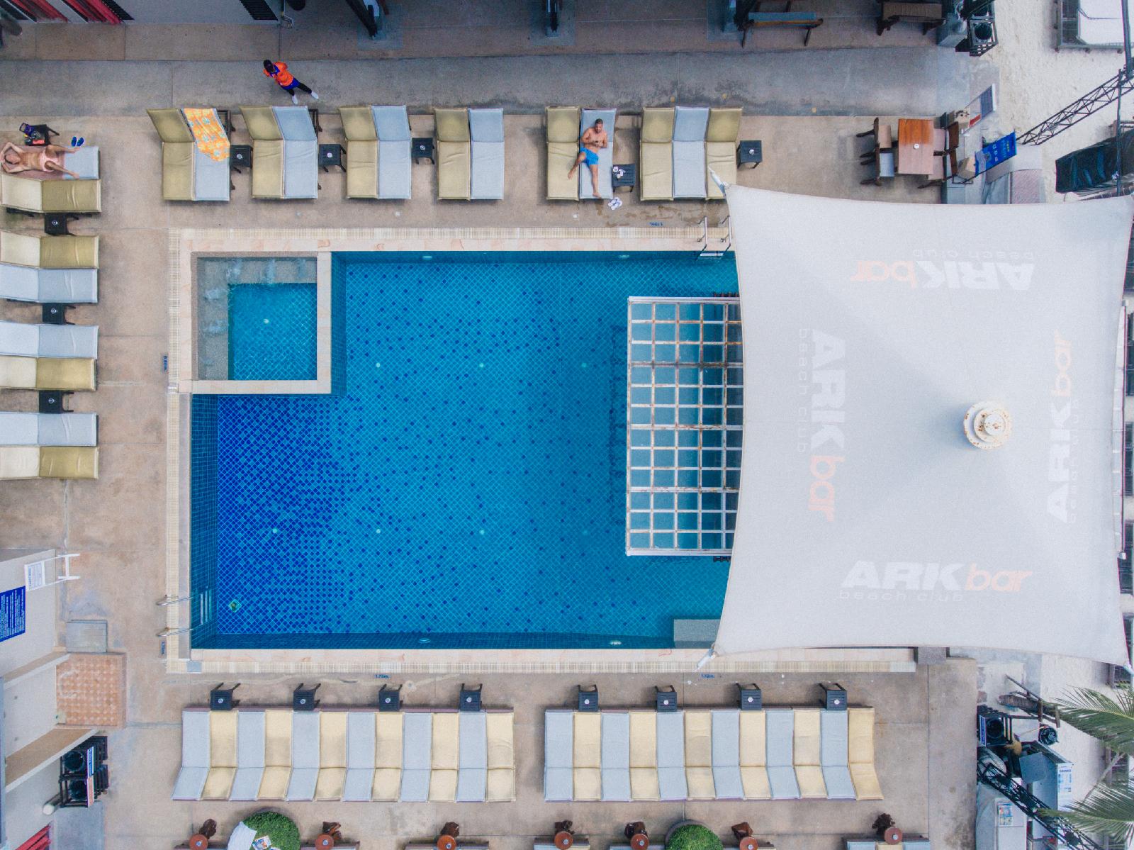 ARK Bar Beach Resort