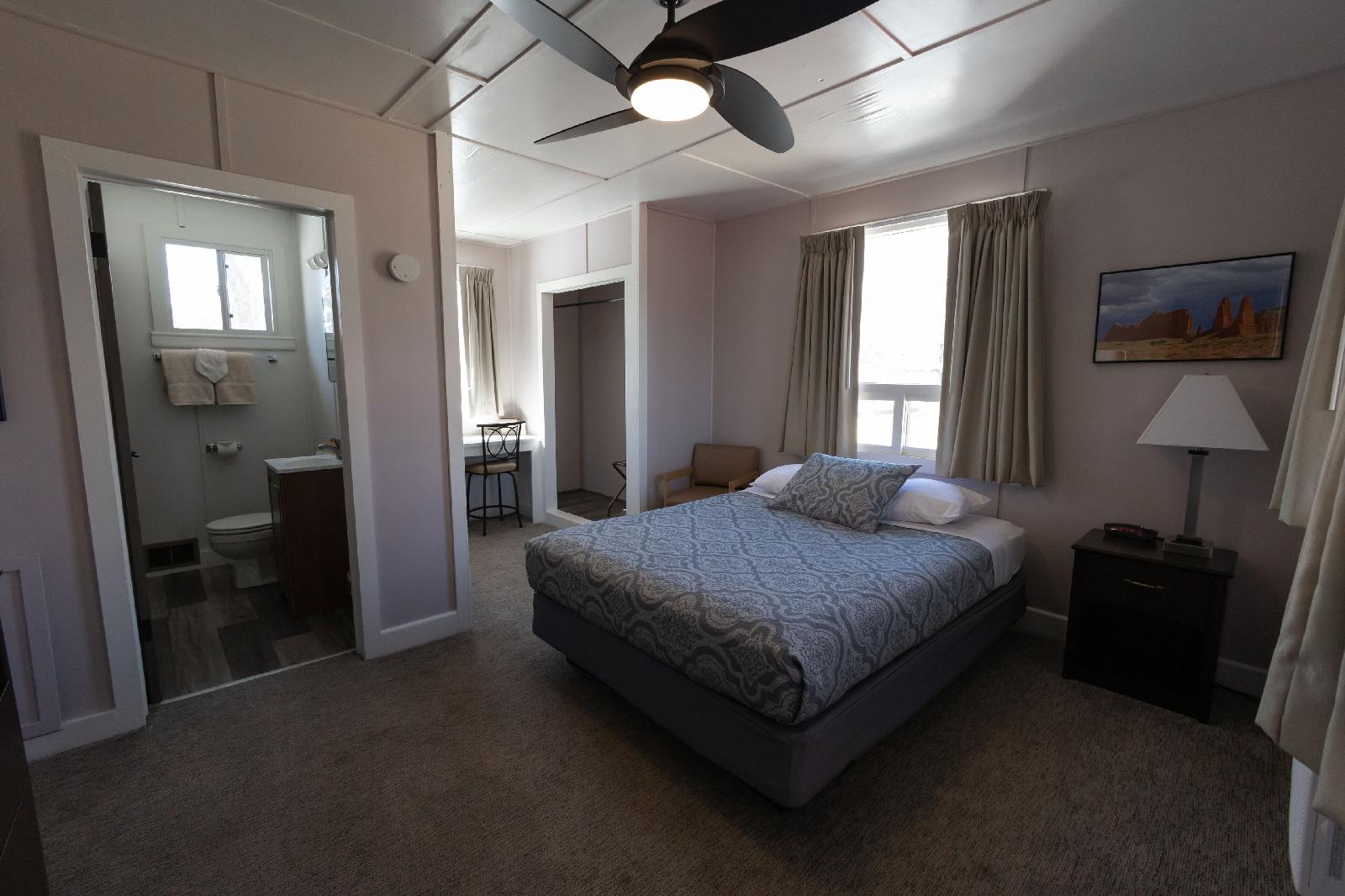 Austin's Chuckwagon Motel
