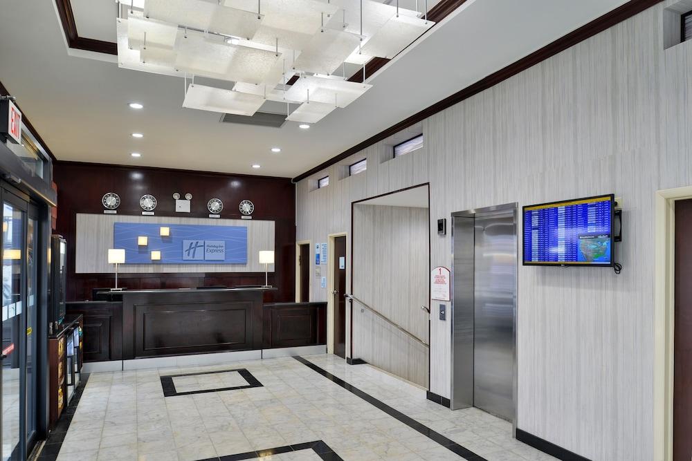Holiday Inn Express New York JFK Airport Area