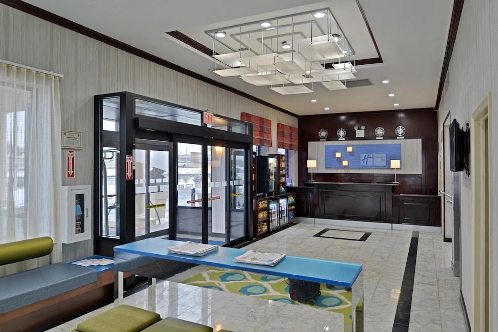 Holiday Inn Express New York JFK Airport Area