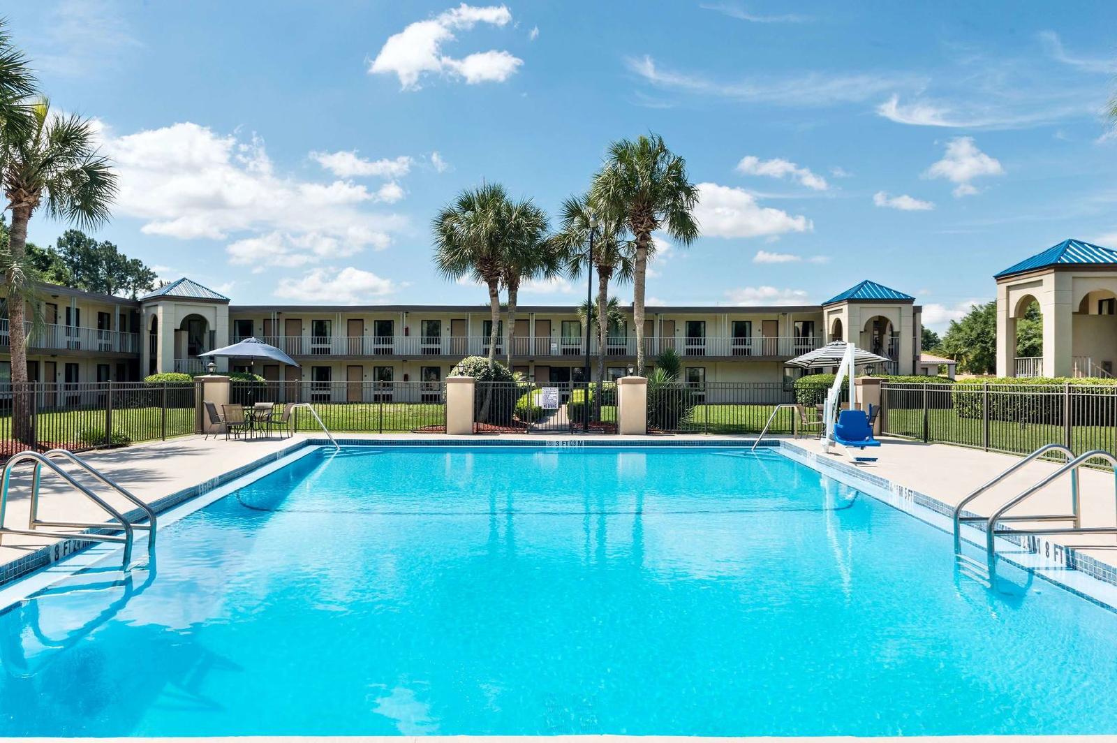 Baymont by Wyndham Jacksonville Airport