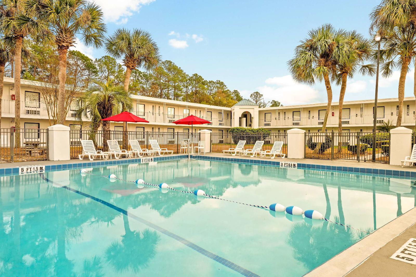 Baymont by Wyndham Jacksonville Airport