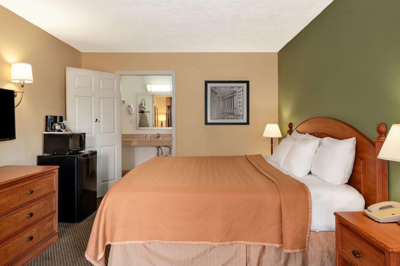 Baymont by Wyndham Jacksonville Airport