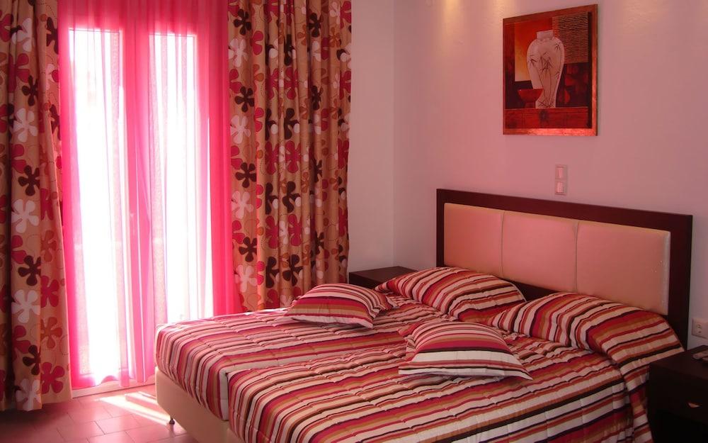 Elena Suites Hotel