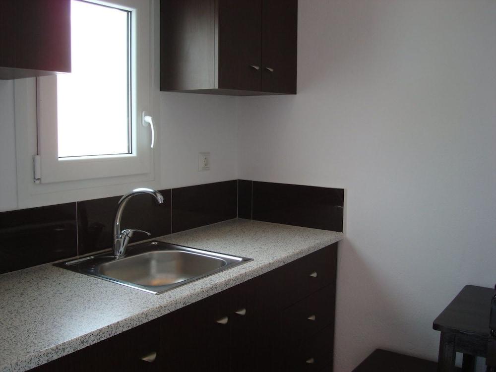 Elena Suites Hotel