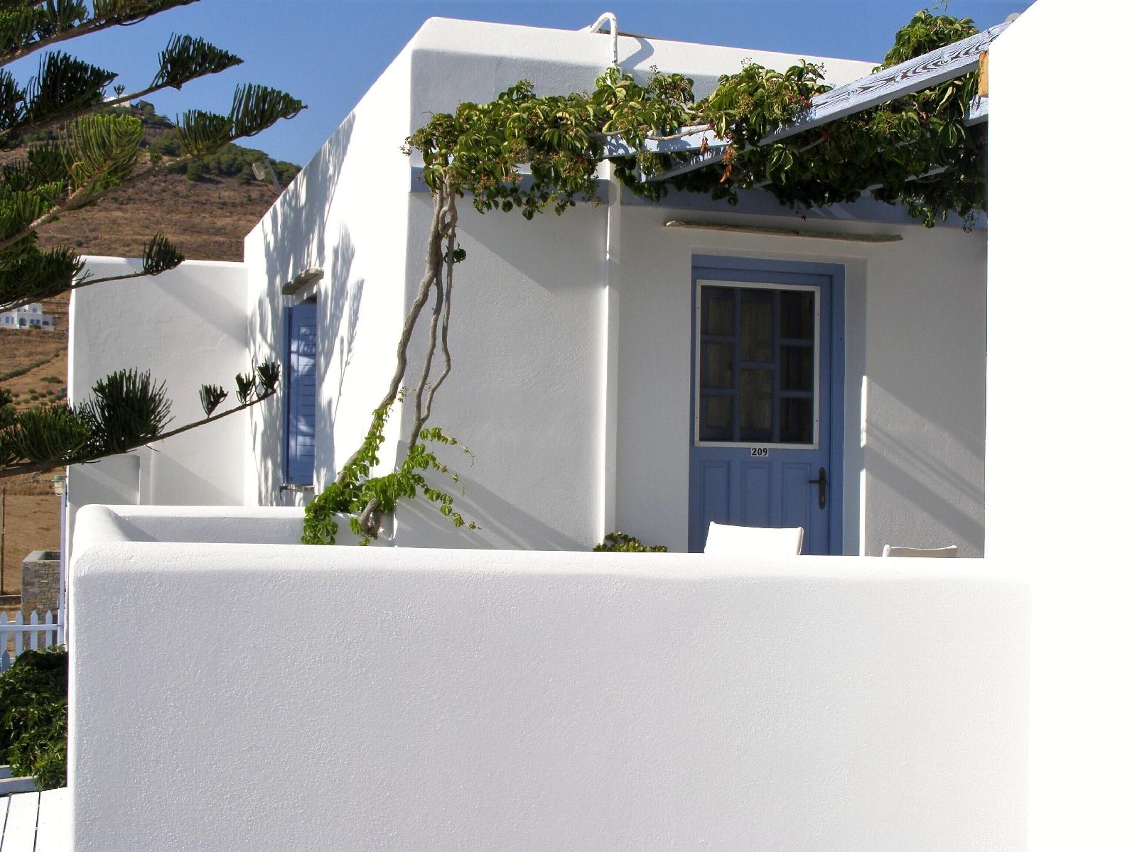 Elena Studios & Apartments