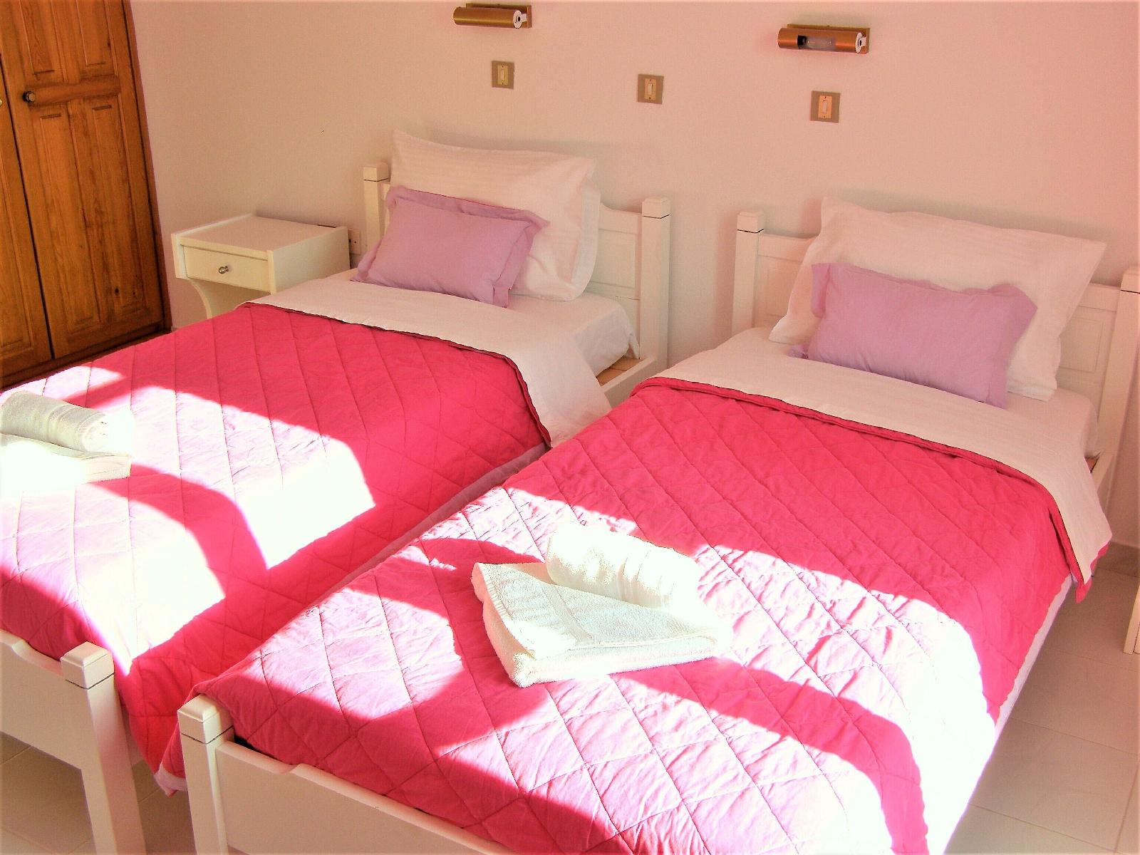 Elena Studios & Apartments
