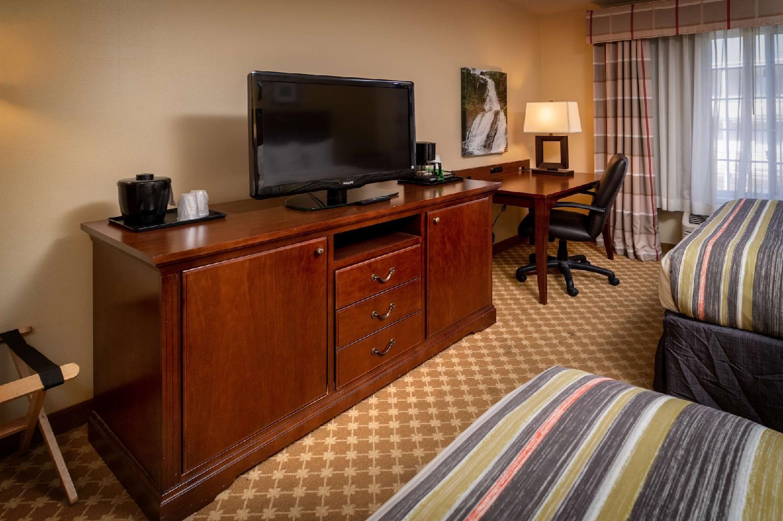 Country Inn & Suites by Radisson, Charleston South, WV