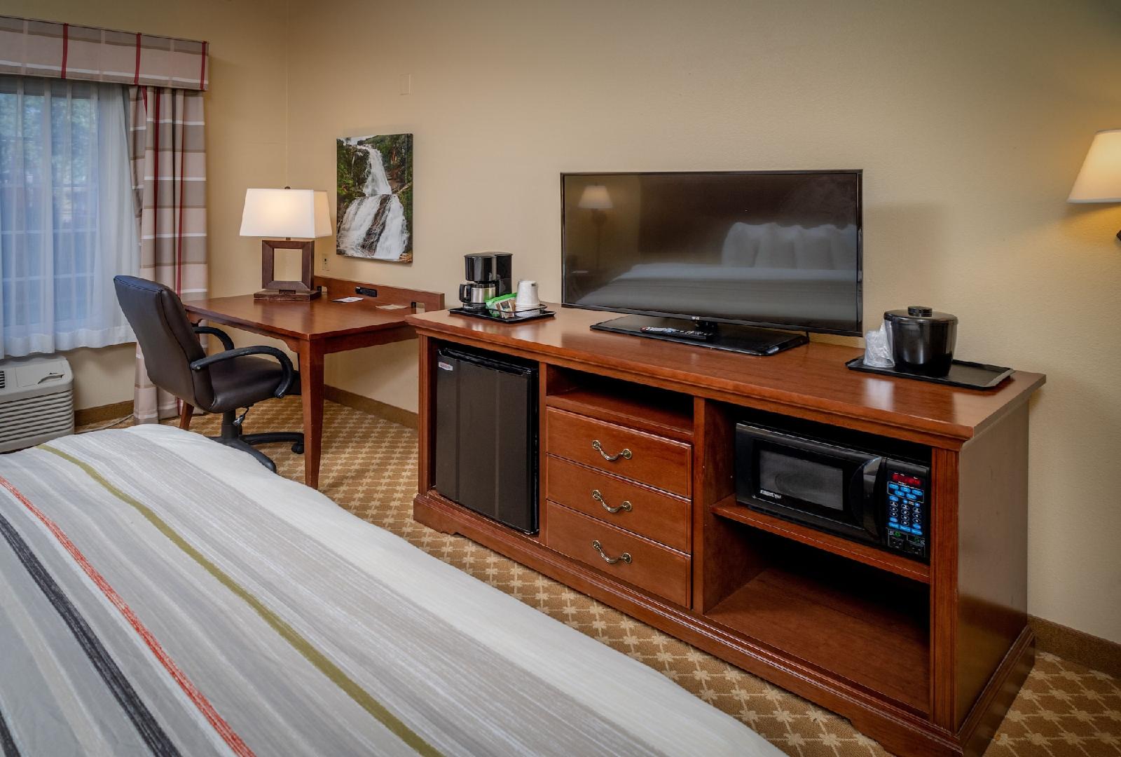 Country Inn & Suites by Radisson, Charleston South, WV