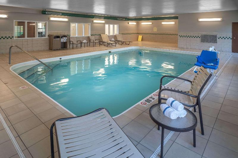 Country Inn & Suites by Radisson, Charleston South, WV