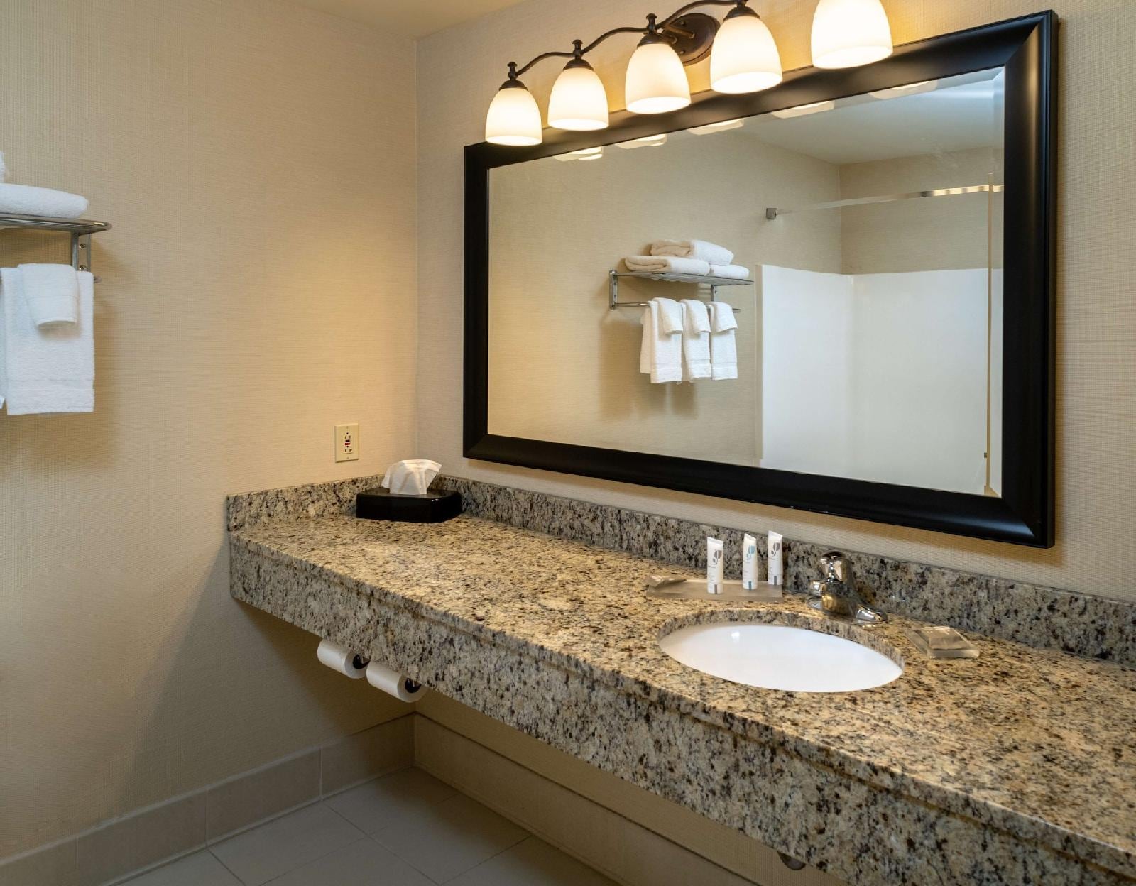 Country Inn & Suites by Radisson, Charleston South, WV