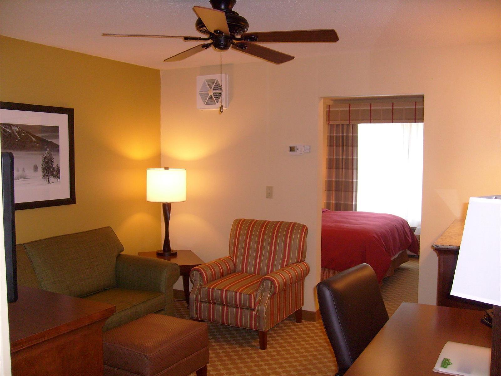 Country Inn & Suites by Radisson, Charleston South, WV