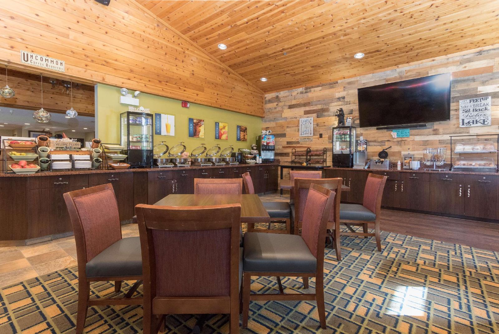 Best Western Plus Holland Inn & Suites