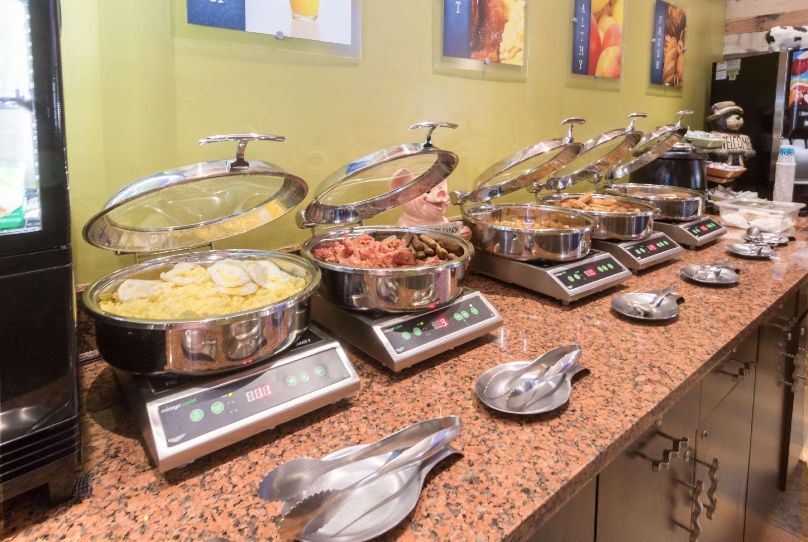 Best Western Plus Holland Inn & Suites