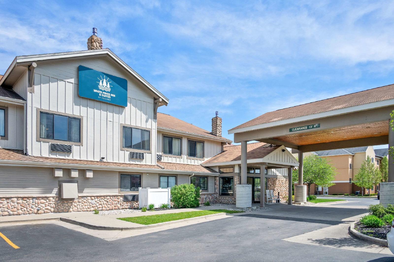 Best Western Plus Holland Inn & Suites