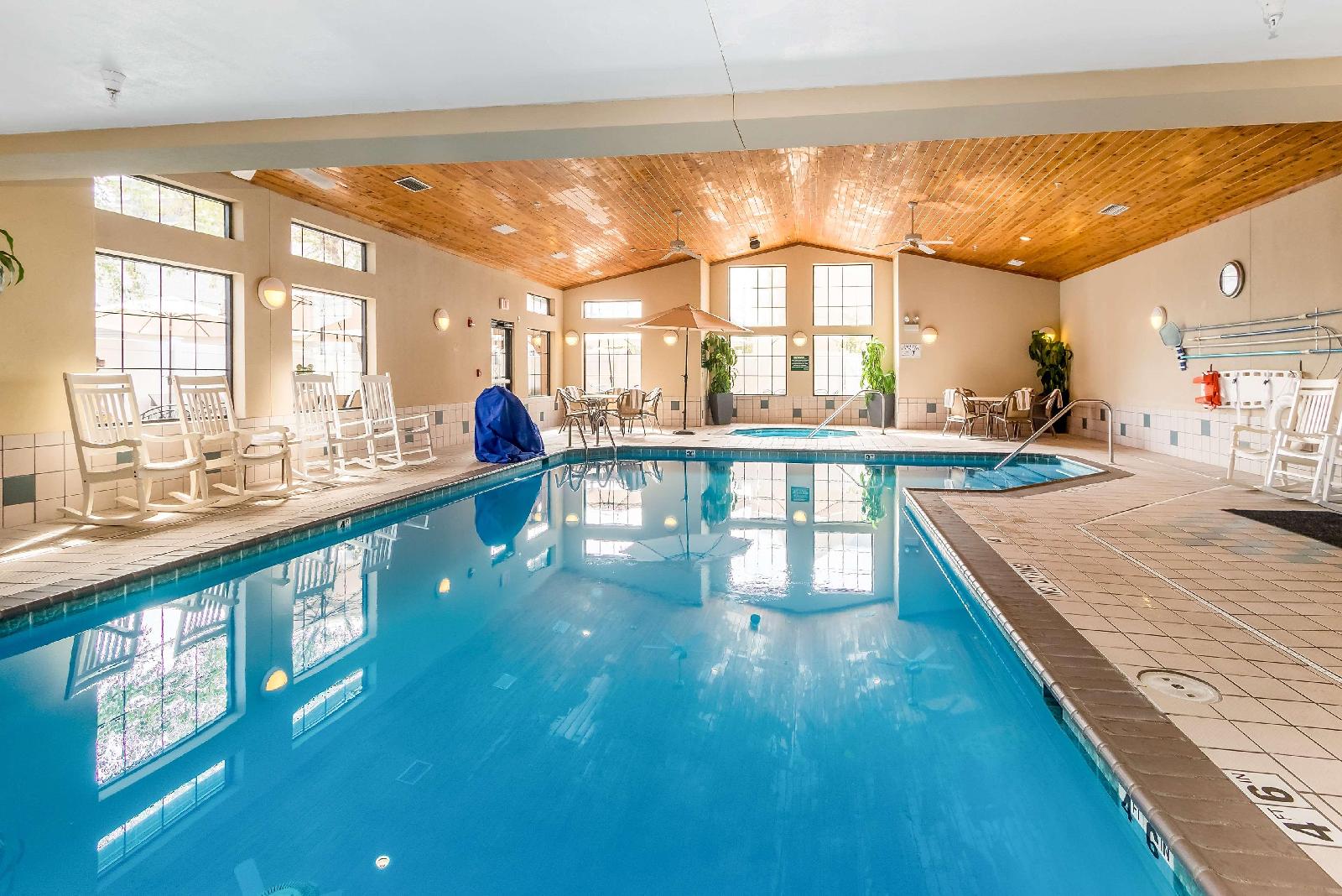 Best Western Plus Holland Inn & Suites