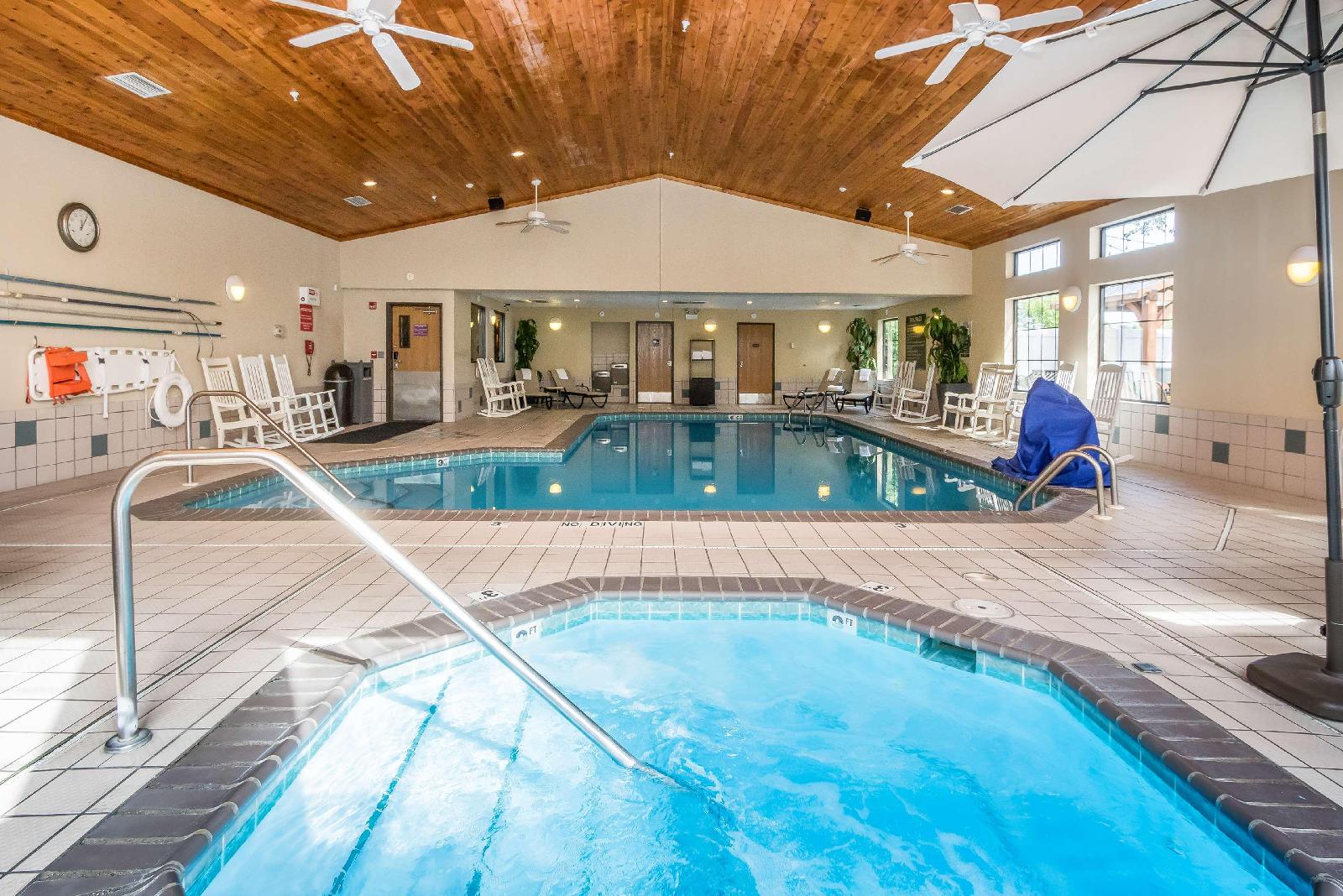 Best Western Plus Holland Inn & Suites