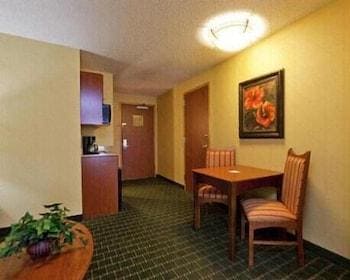 Holiday Inn Express Hotel & Suites Springfield