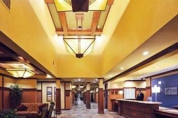 Holiday Inn Express Hotel & Suites Springfield