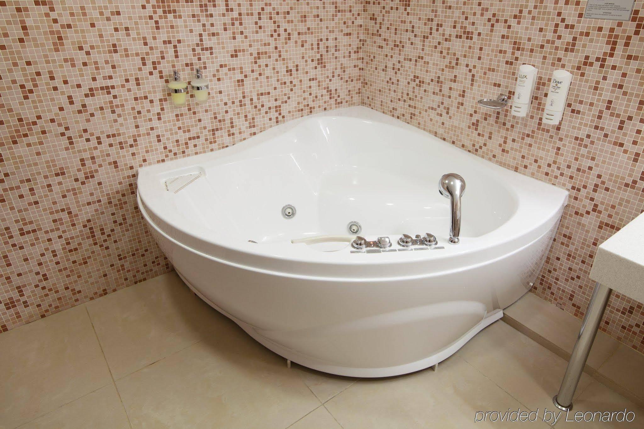 Holiday Inn Chelyabinsk-Riverside