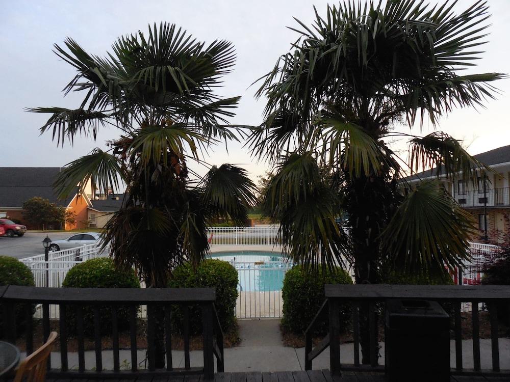 White Columns Inn