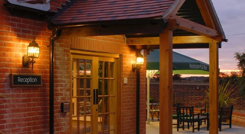 Crouchers Country Hotel - Hotel