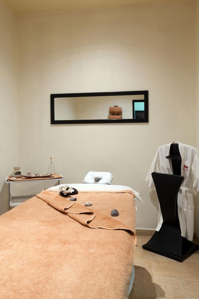 Crowne Plaza Toluca Lancaster