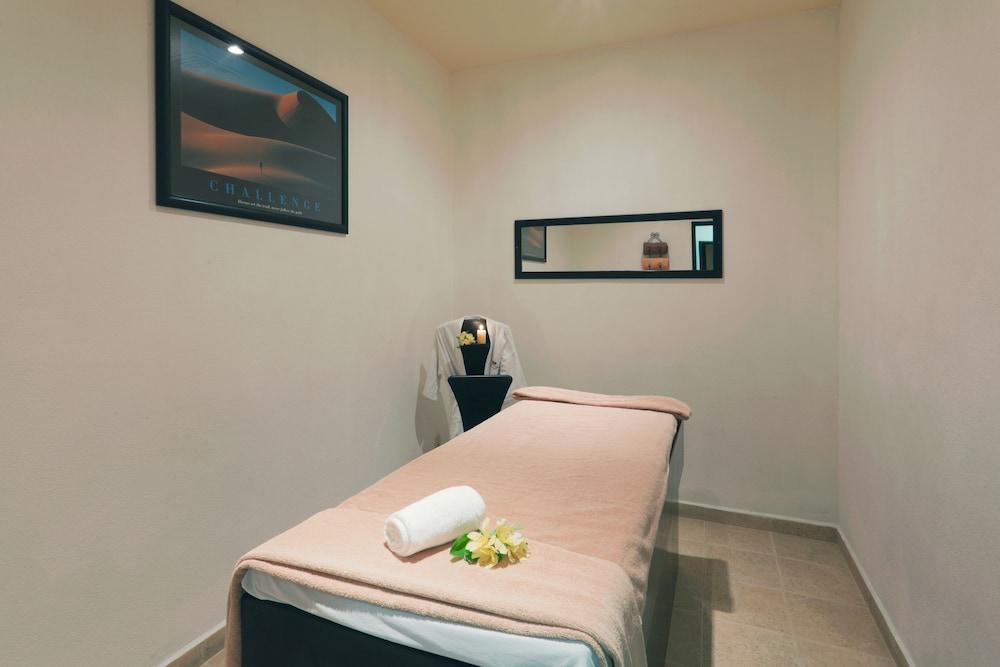 Crowne Plaza Toluca Lancaster