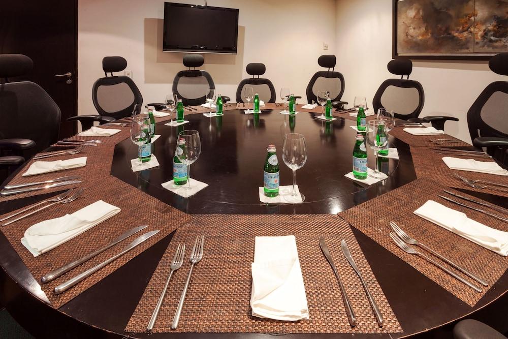 Crowne Plaza Toluca Lancaster
