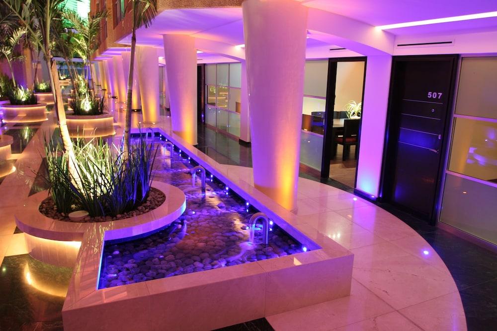 Crowne Plaza Toluca Lancaster