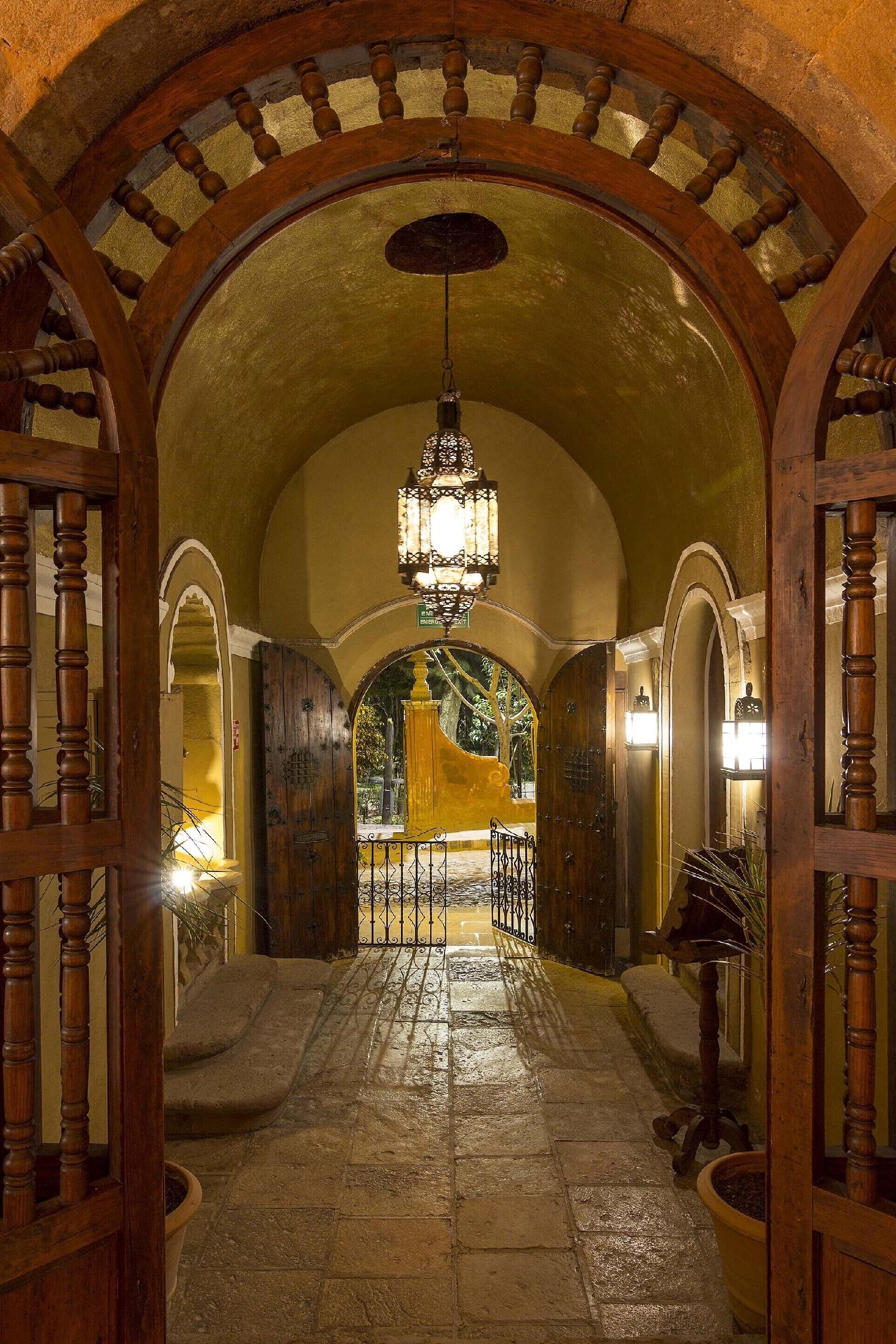 Antigua Villa Santa Monica