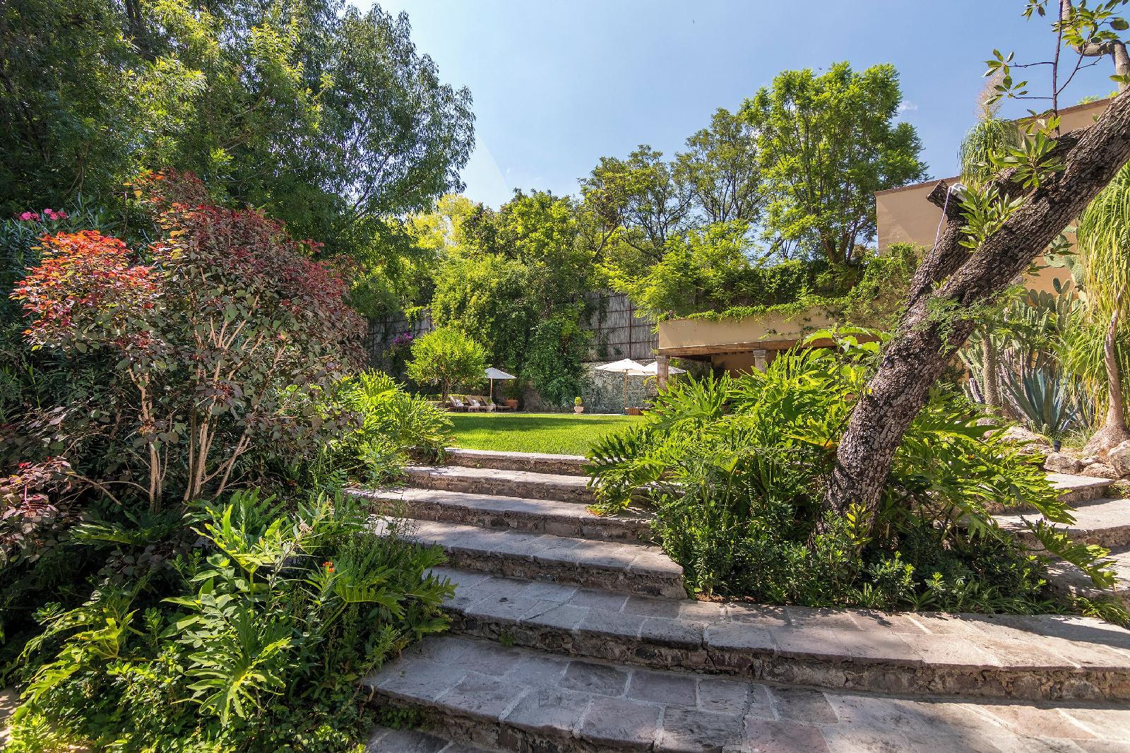 Antigua Villa Santa Monica