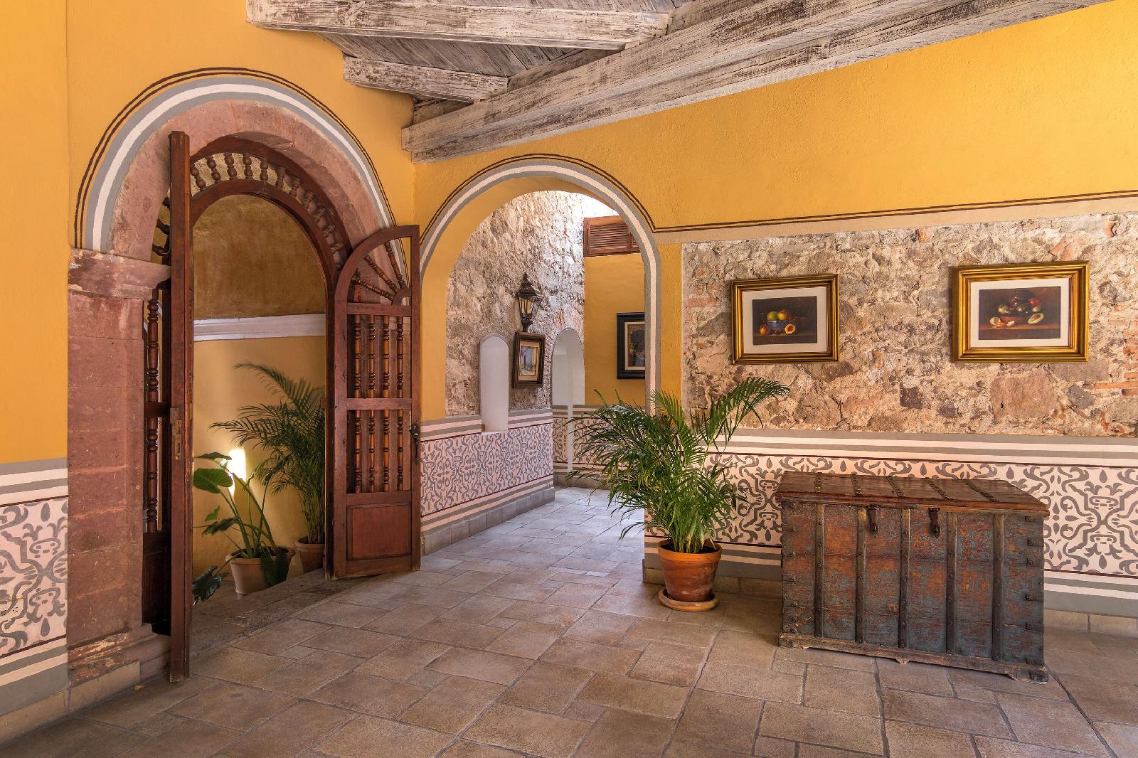 Antigua Villa Santa Monica