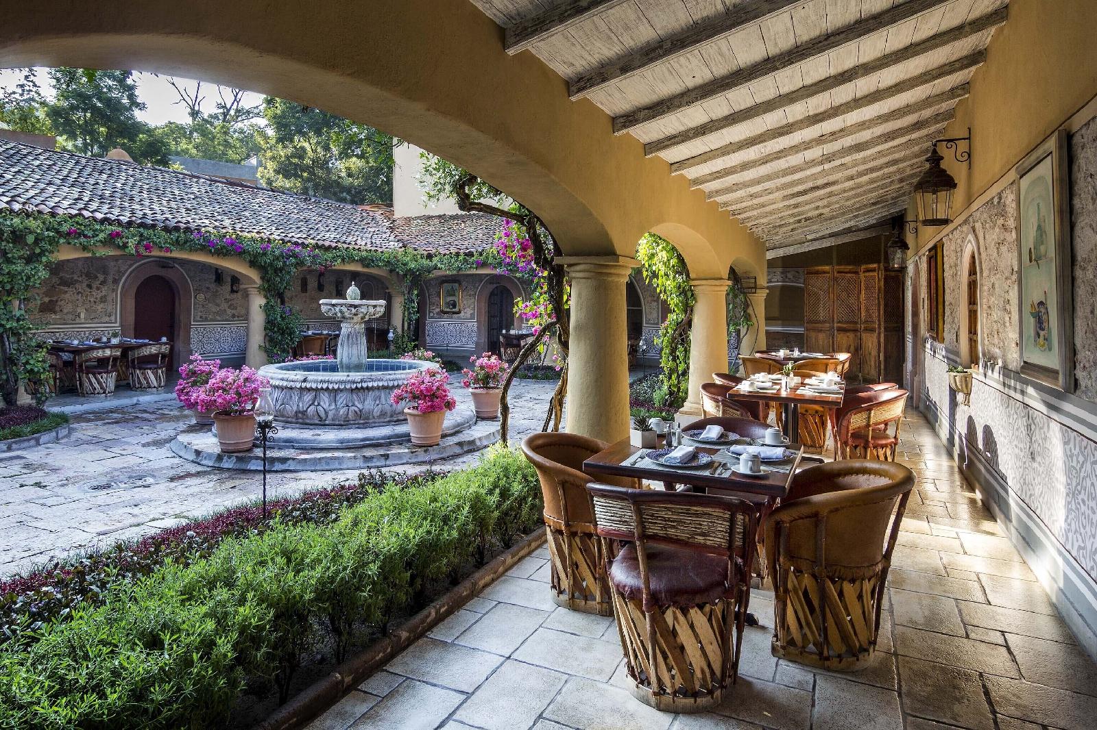 Antigua Villa Santa Monica