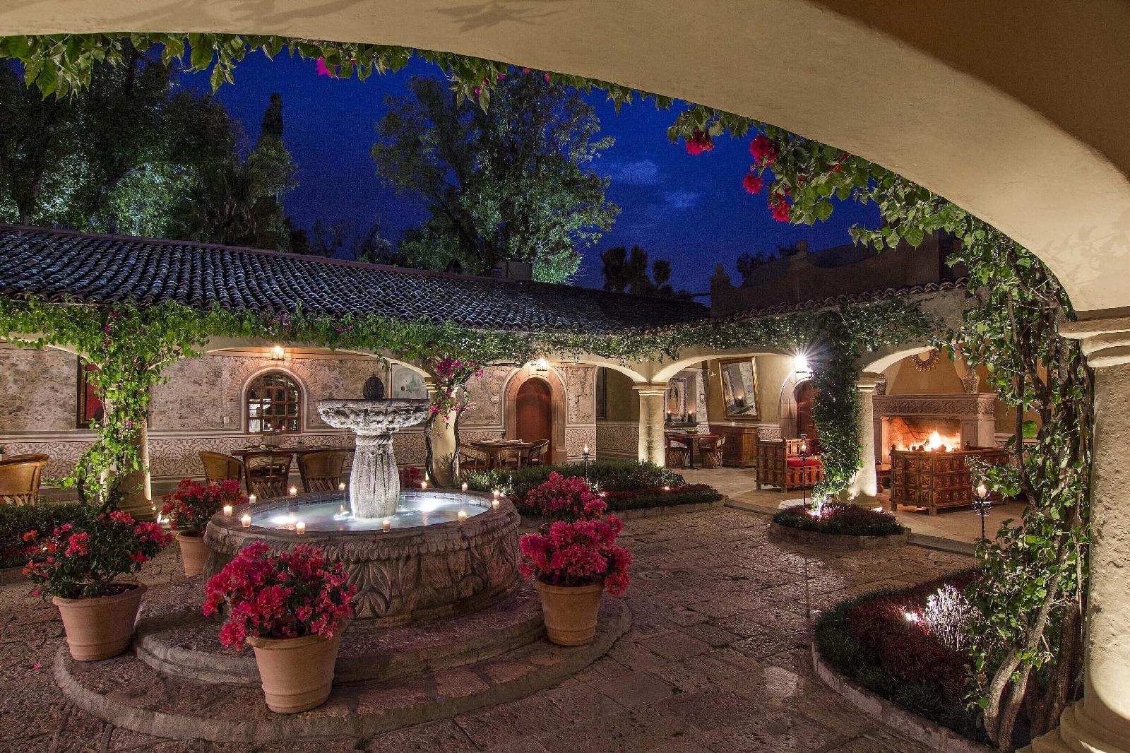Antigua Villa Santa Monica