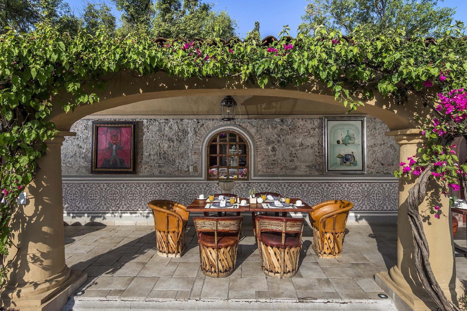 Antigua Villa Santa Monica