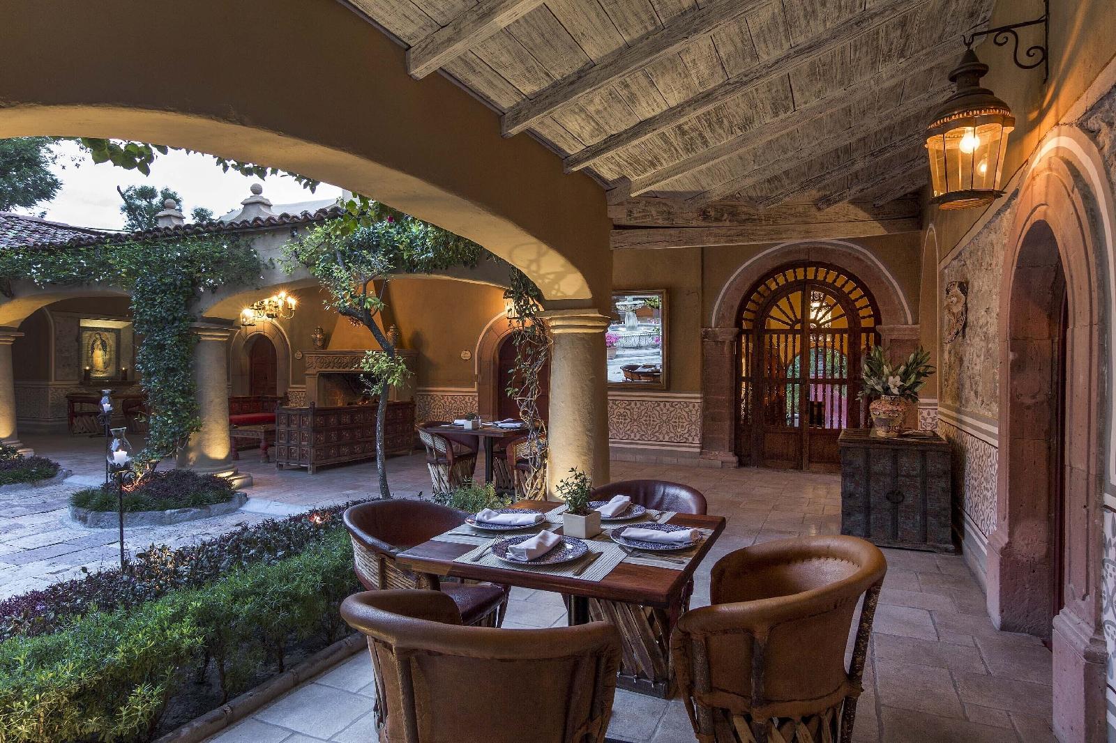Antigua Villa Santa Monica