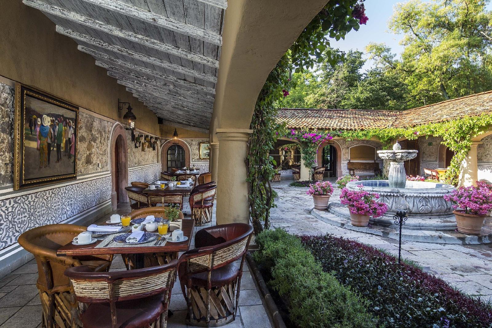 Antigua Villa Santa Monica